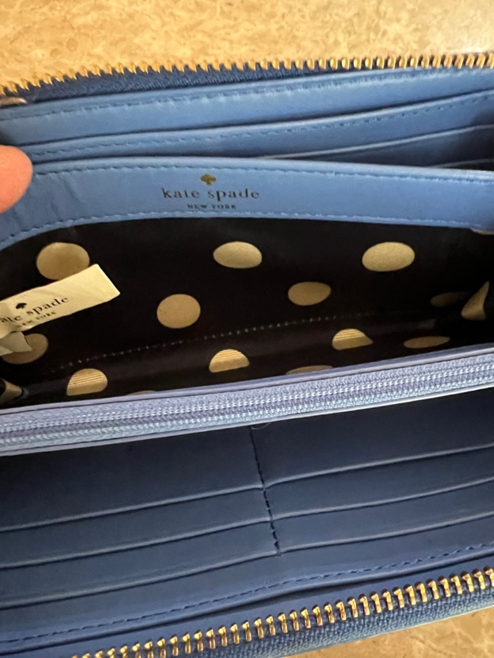 Kate Spade New York Patent Leather Zip Around Wallet Great like New Condition - Picture 17 of 17